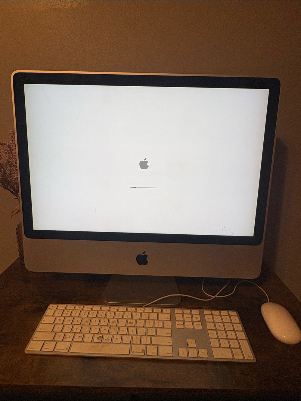 Apple iMac with gray and white tones
